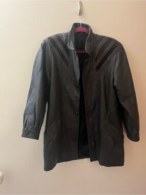 VTG women’s Black Leather Coat with brown suede detail